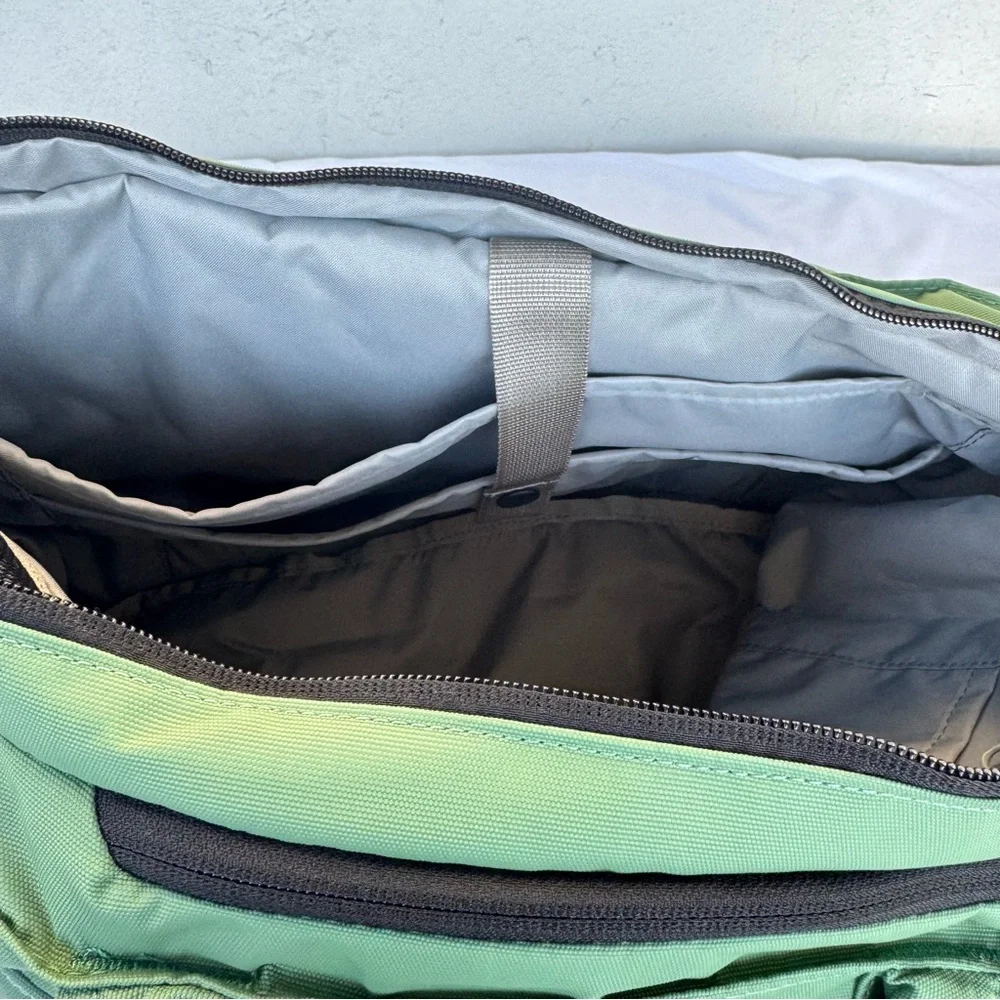 NWT DaKine Verge Weekender 34L Tote Bag - Picture 10 of 11